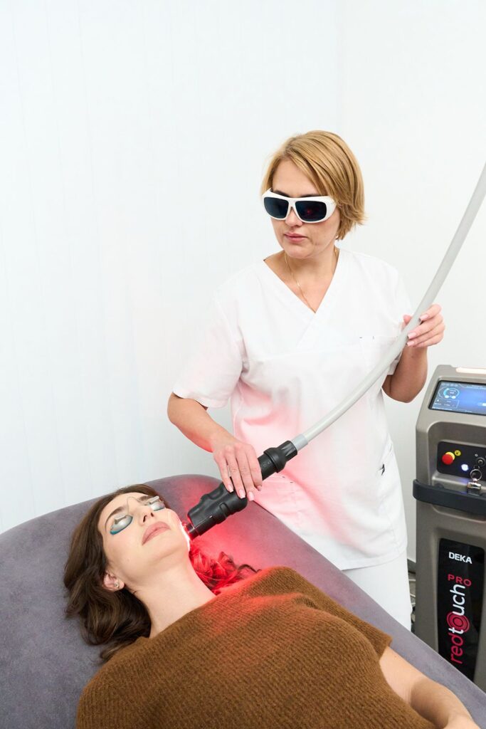 RedTouch Laser Behandlung bei Natural Aesthetic Berlin